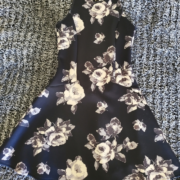 Abercrombie & Fitch dress, size S, black & cream - Picture 3 of 5